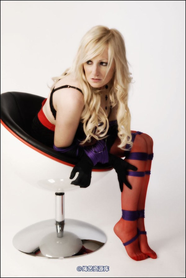 simplytied - Red with glove 第 21 张图片