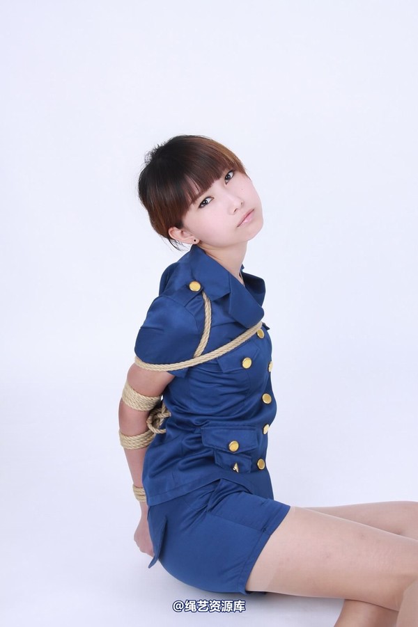 神艺缘 - 150-制服美女被绑了 第 6 张图片