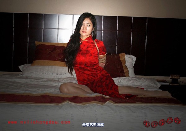 红豆的天空 - 09红豆旗袍装 孤寂的美 第 24 张图片