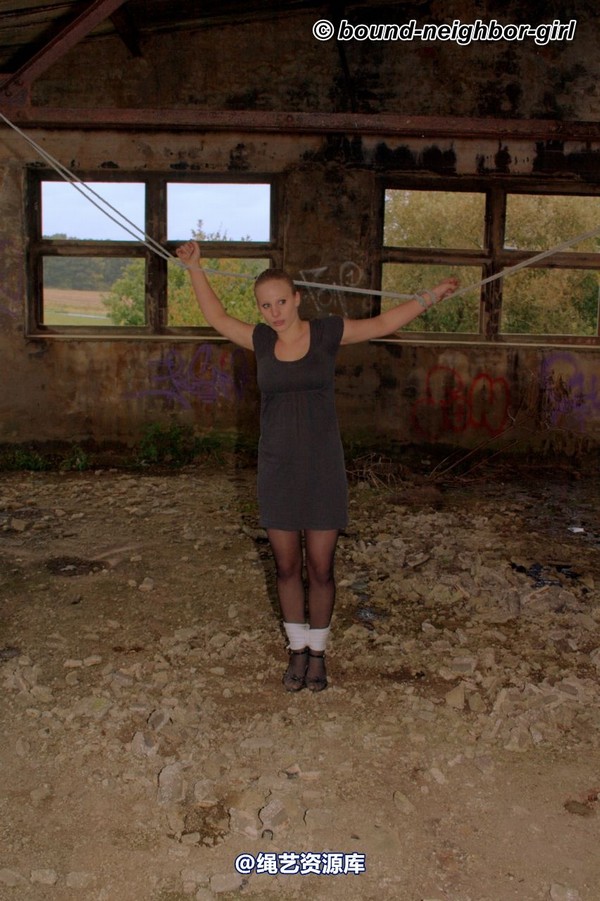 bound-neighbor-girl - Peggy - surprise in the ruins part 2 第 39 张图片