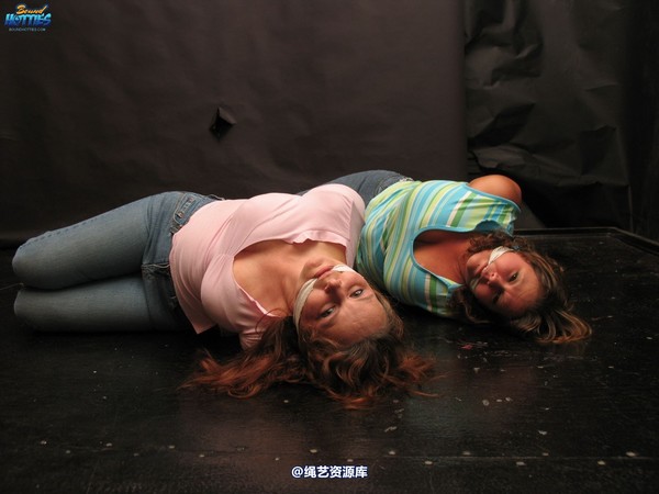 boundhotties - CHRISSY & WENDY 第 13 张图片