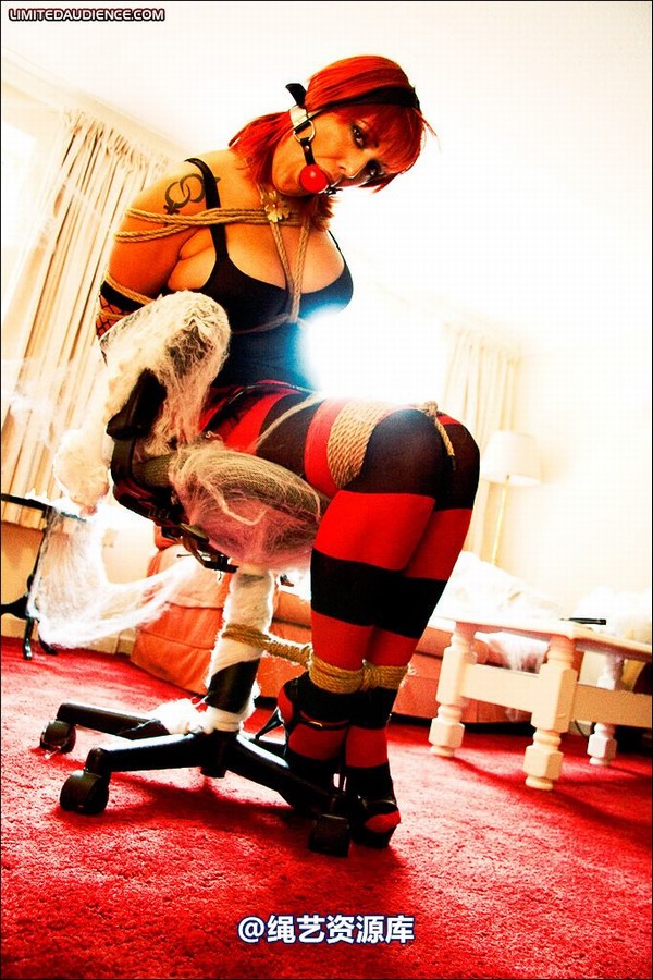 limitedaudience - 2008 elle halloween trouble 第 33 张图片