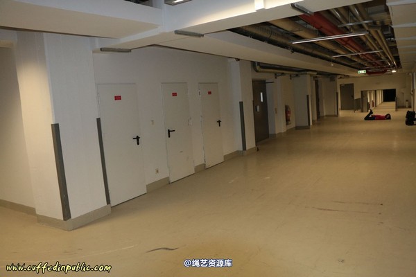 girlsinsteel - Alone at the basement 第 74 张图片
