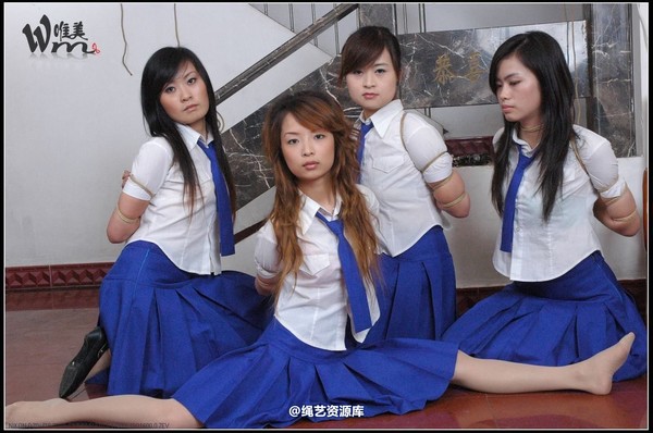 唯美之家 - 2008-09-24制服群绑 第 270 张图片