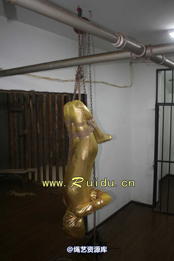 锐度主张 - 20070921第34期 影片胶衣紧缚悬吊图片 第 180 张图片