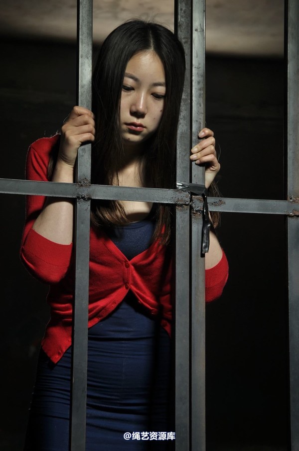 mj影视 - 车模梅晓雯 第 24 张图片