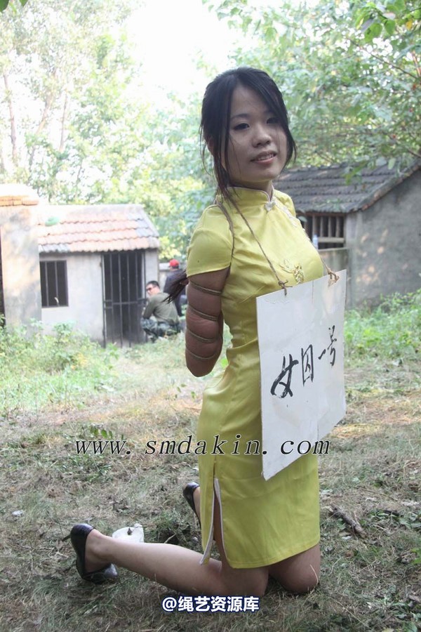 锐度主张 - 第六届锦绣江南-黄旗袍五花挂牌模特：玲玲 第 39 张图片