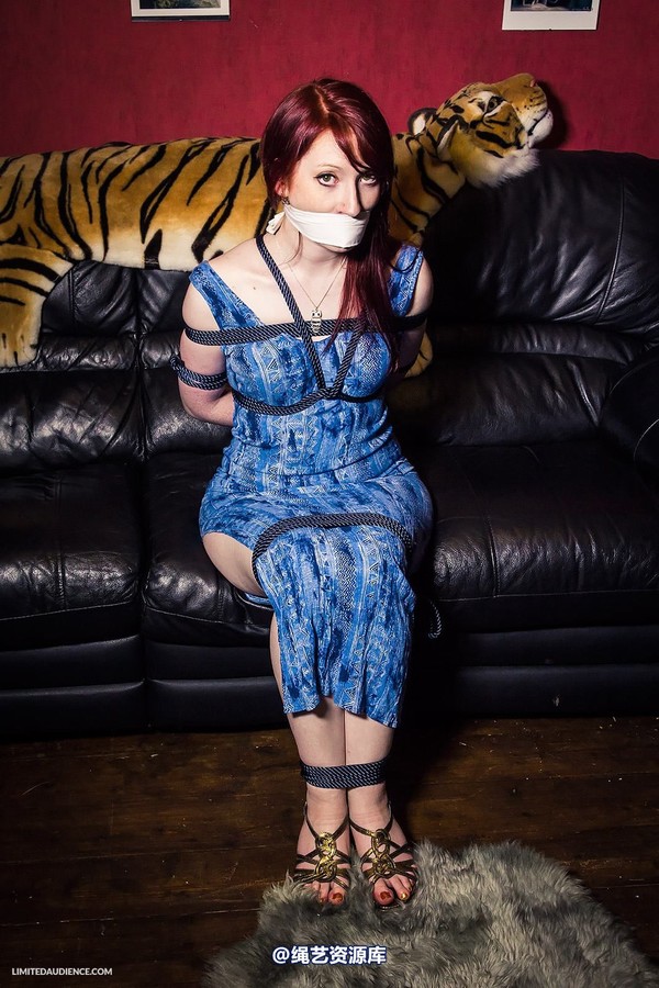 limitedaudience - 2013 syrah lee bound damsel 第 19 张图片