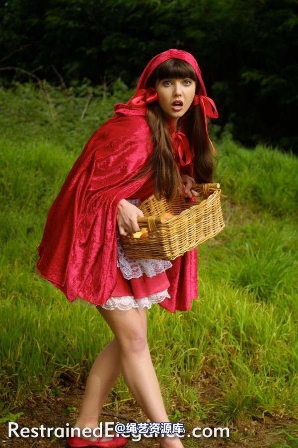restrainedelegance - Red Riding Hood 第 8 张图片