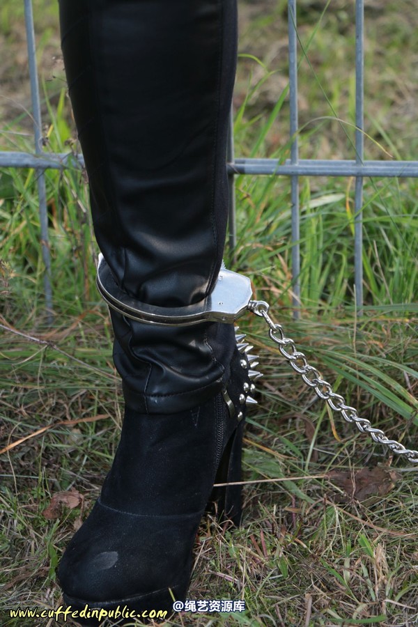 girlsinsteel - The fence problem 第 63 张图片