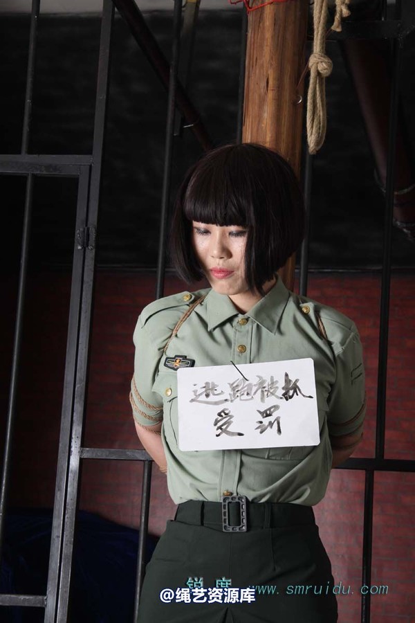锐度主张 - 制服柱绑模特：碧菡 第 68 张图片