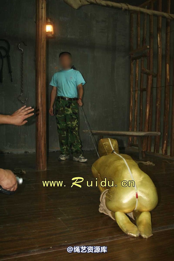 锐度主张 - 20070928第35期 影片胶衣紧缚悬吊图片 第 203 张图片