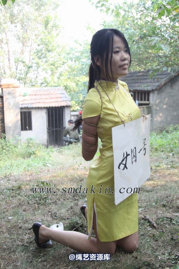 锐度主张 - 第六届锦绣江南-黄旗袍五花挂牌模特：玲玲 第 31 张图片