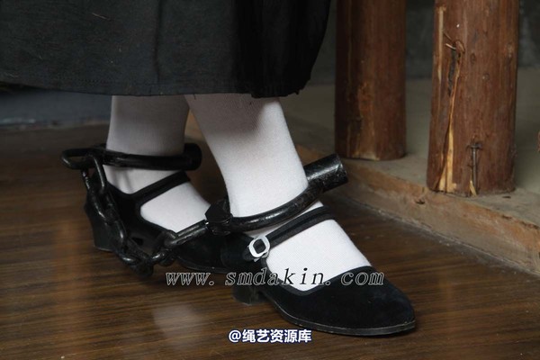 锐度主张 - 黑布鞋白袜镣铐模特：小芳 第 52 张图片