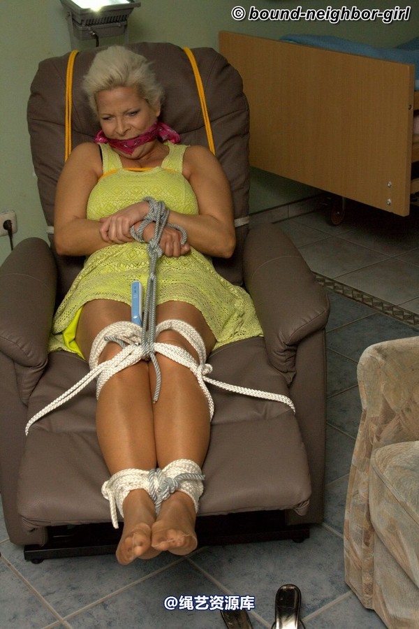 bound-neighbor-girl - Elena - Tied at home 1 第 21 张图片