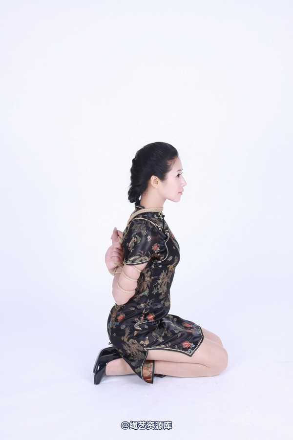 神艺缘 - 133-表面正统骨子风情美女旗袍五花 第 47 张图片