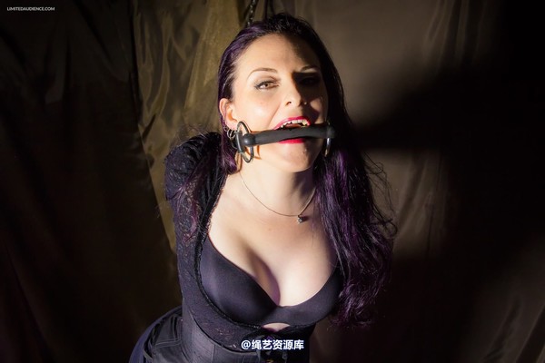 limitedaudience - 2014 caroline pierce chain gauntlet 第 22 张图片