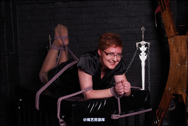 simplytied - Outside the cage 第 14 张图片