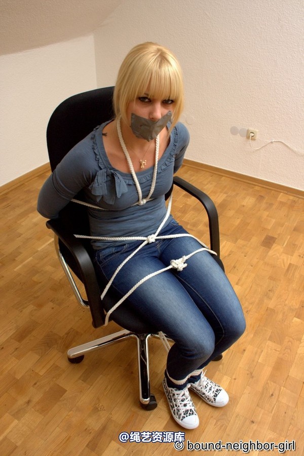 bound-neighbor-girl - Janine A - bondage games in the office 1 第 50 张图片