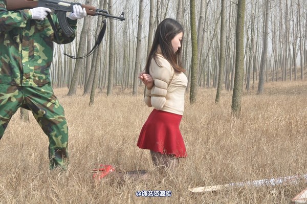 mj影视 - 车模梅晓雯 第 315 张图片