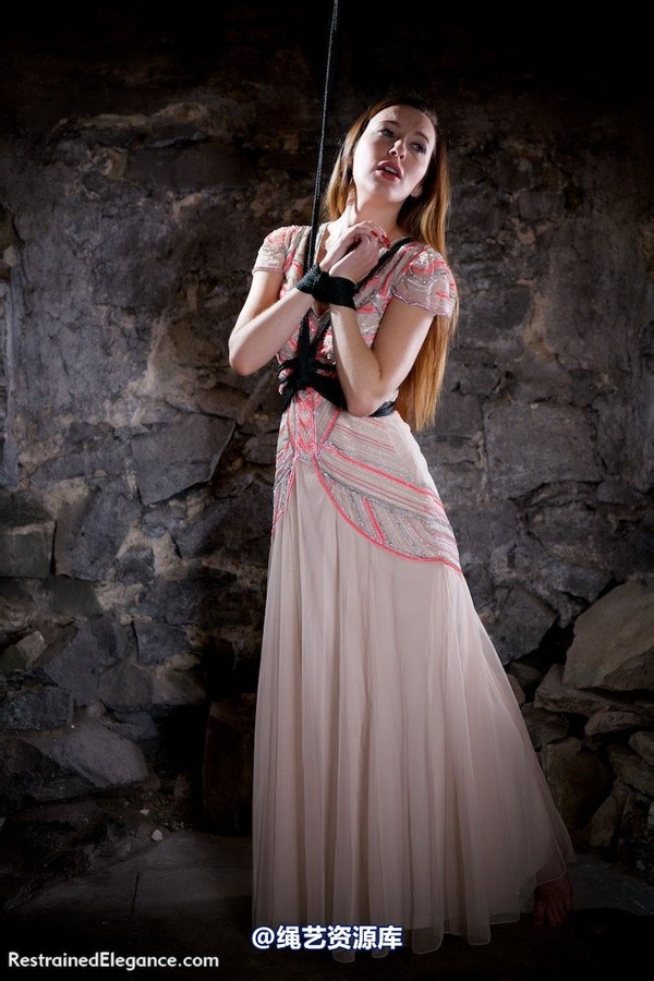 restrainedelegance - Sparkles in the Dungeon 第 6 张图片