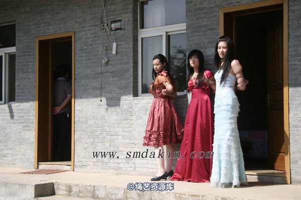 锐度主张 - 礼服三美模特：云若 蓉蓉 丝丝 第 37 张图片
