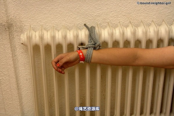 bound-neighbor-girl - Guest Romy - For the first time tied up in the office 4 第 8 张图片