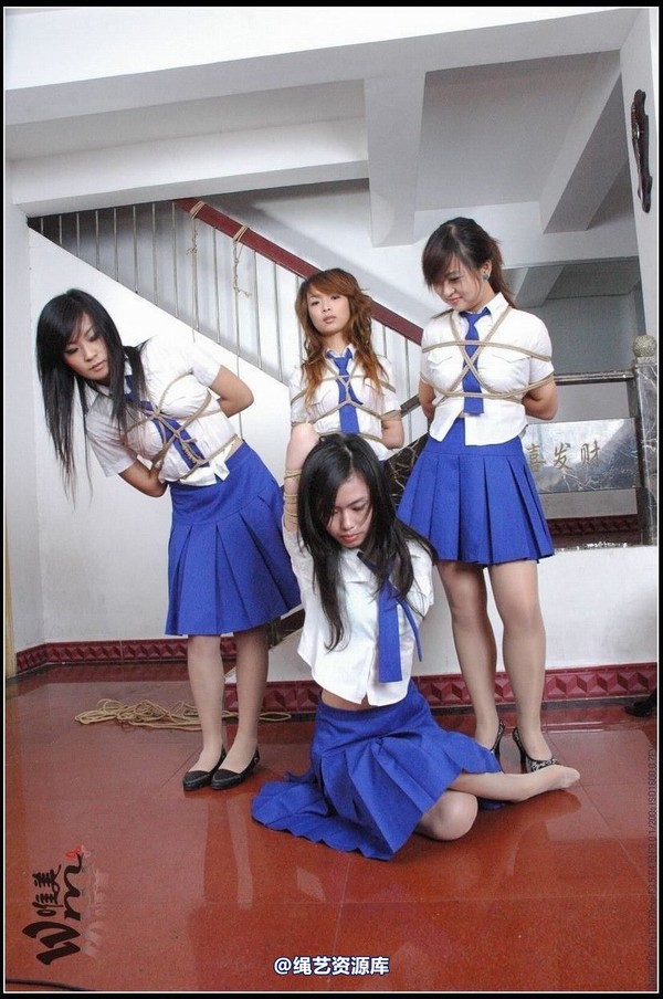 唯美之家 - 2008-09-24制服群绑 第 187 张图片