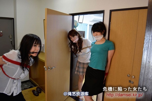 jpdamsel - 20120212 逃走３人の女　２ 第 8 张图片