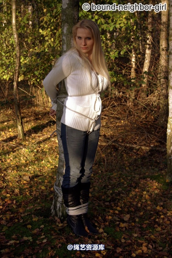 bound-neighbor-girl - Bambi - Tied up in the autumn woods Part 1 第 8 张图片