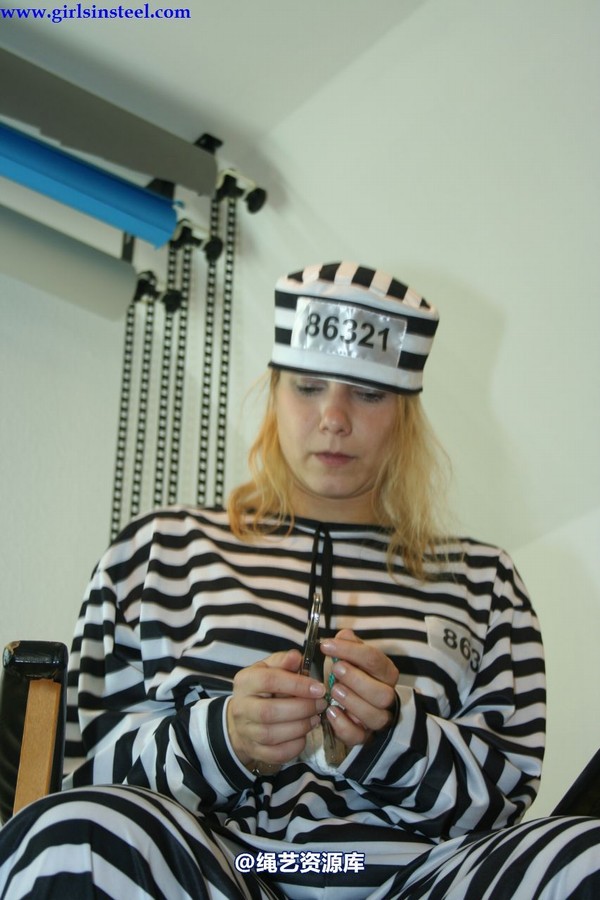 girlsinsteel - 2 dangerous girls as convicts 第 55 张图片