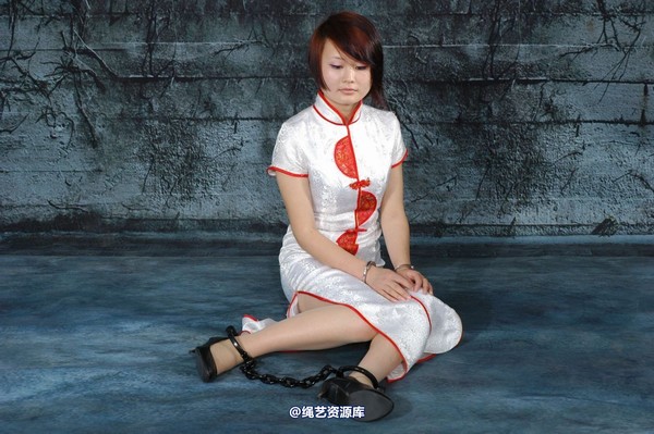 唯美之家 - 桦子白旗袍 第 23 张图片