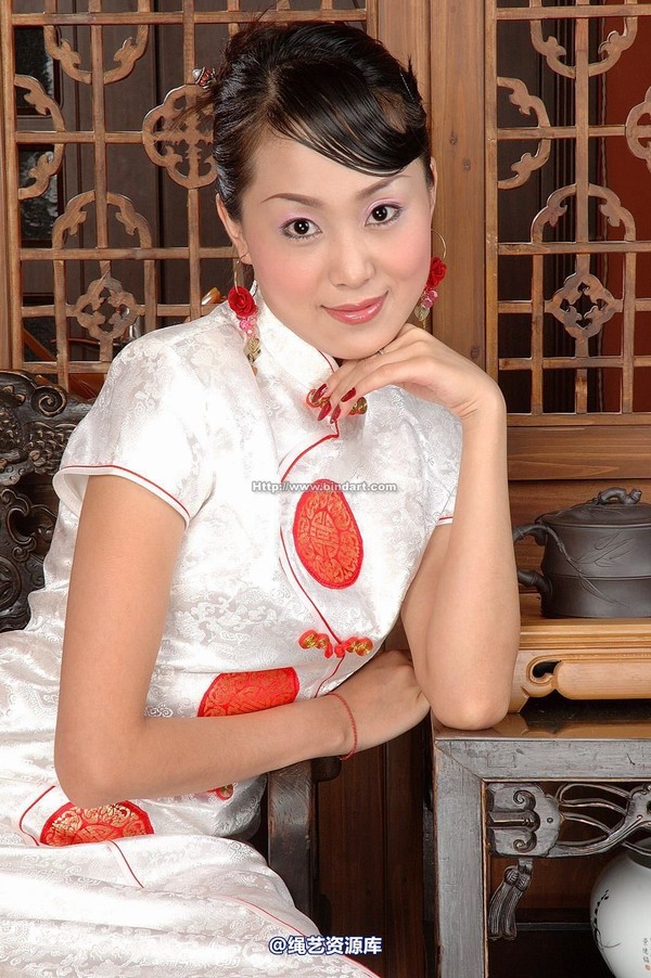丽柜美束 - 2006-08-01 第 23 张图片