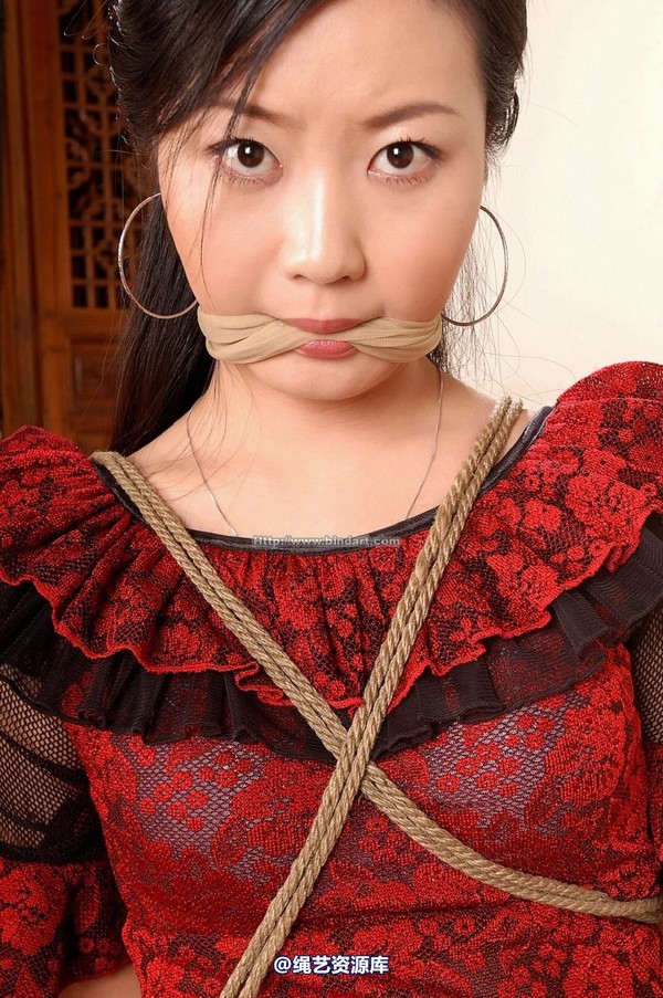 丽柜美束 - 2007-11-06 小璐璐 第 30 张图片