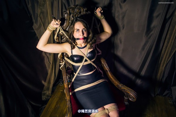 limitedaudience - 2015 freya held for ransom 第 4 张图片