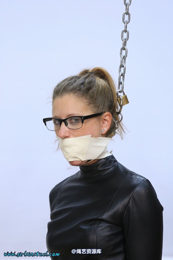 girlsinsteel - Leather lady Sophia cuffed and gagged 第 83 张图片
