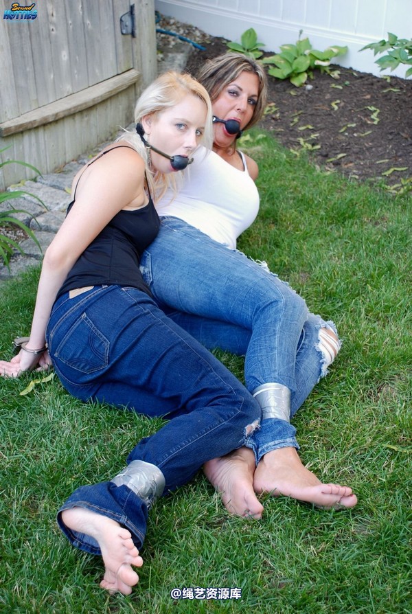 boundhotties - BROOKE & CRYSTAL 2 第 27 张图片
