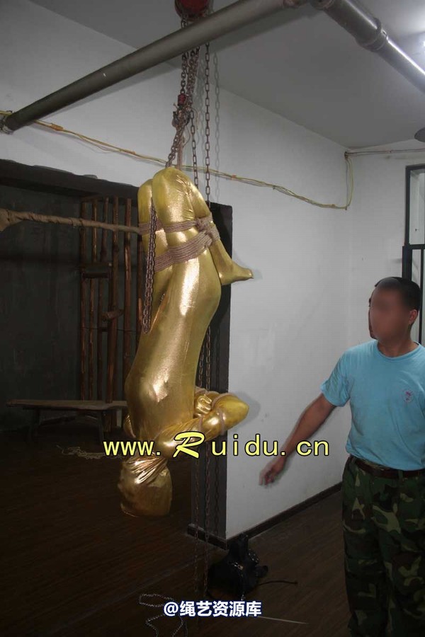 锐度主张 - 20070921第34期 影片胶衣紧缚悬吊图片 第 119 张图片