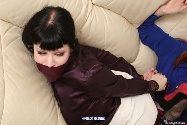 bondagebob - Kendra and Maya Housemates 4 第 110 张图片