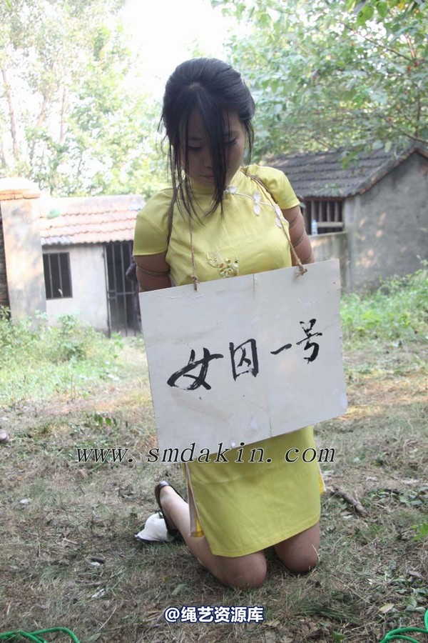 锐度主张 - 第六届锦绣江南-黄旗袍五花挂牌模特：玲玲 第 33 张图片