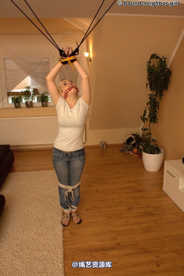 bound-neighbor-girl - Cindy - Tied up in her apartment 4 第 55 张图片
