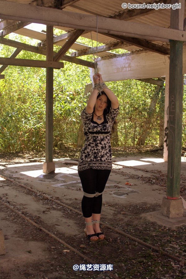 bound-neighbor-girl - Jasmin - Tied up in the ruins 2 第 1 张图片