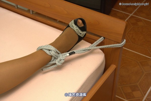 bound-neighbor-girl - Cindy - Tied at Home 1 第 31 张图片