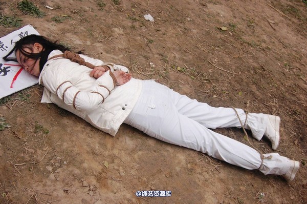 mj影视 - 安娜刑场2013-04-13 第 230 张图片
