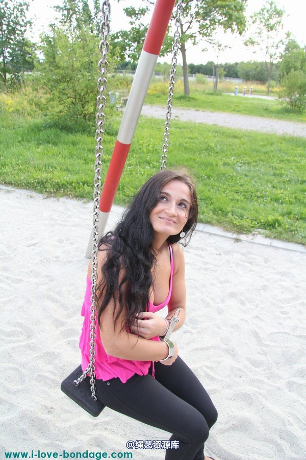 girlsinsteel - Cuffed at the playground(1) 第 68 张图片