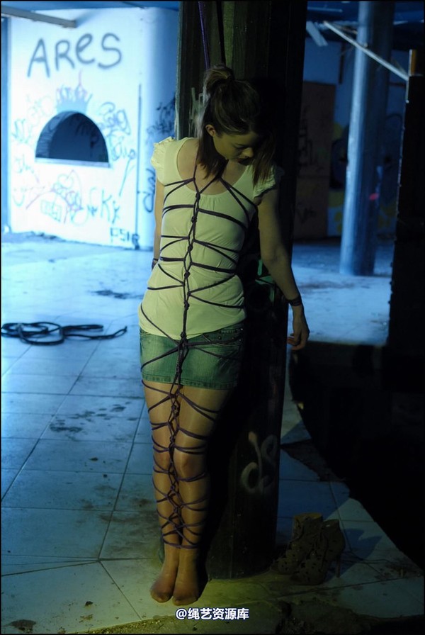 simplytied - Tied to big post 第 31 张图片