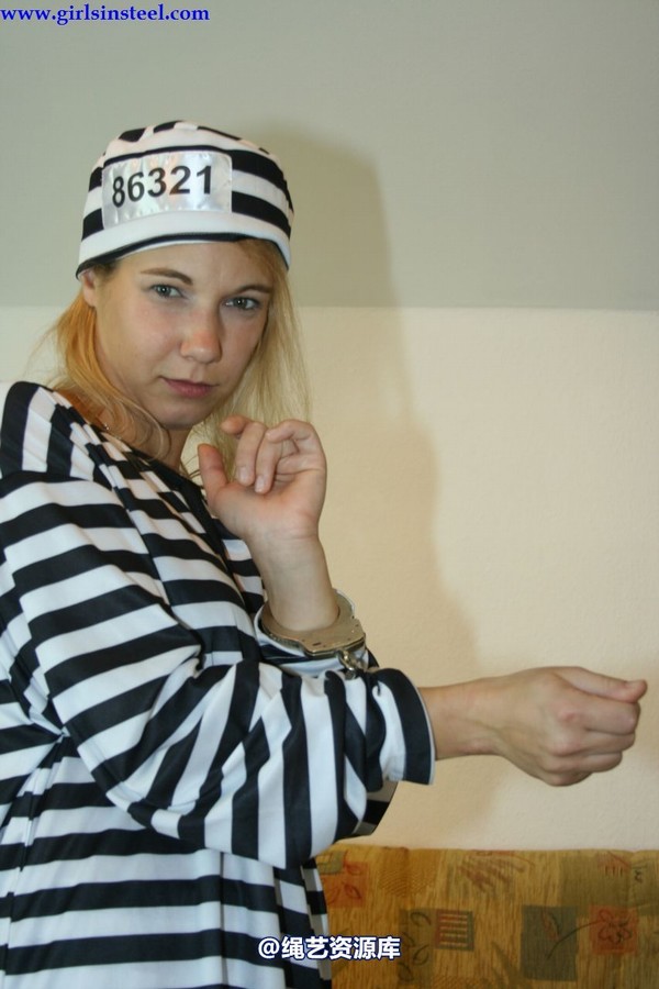 girlsinsteel - 2 dangerous girls as convicts 第 8 张图片