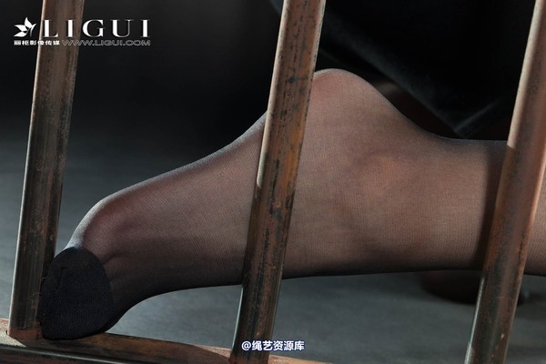 丽柜美束 - 2018-08-31 小戈 镣铐 第 31 张图片