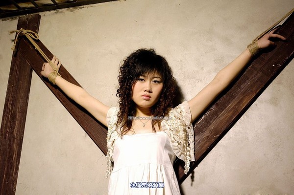 丽柜美束 - 2006-06-06 第 1 张图片
