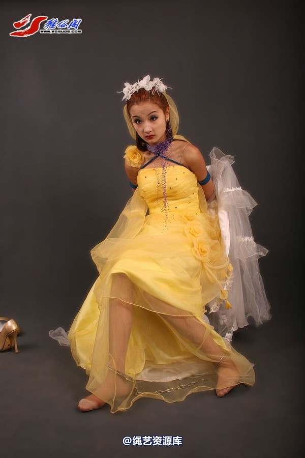 雅俗阁 - 20060402雪儿黄色婚纱 第 60 张图片